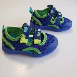 Girls Chooze sandals NEW size 6 Sneak Crawl